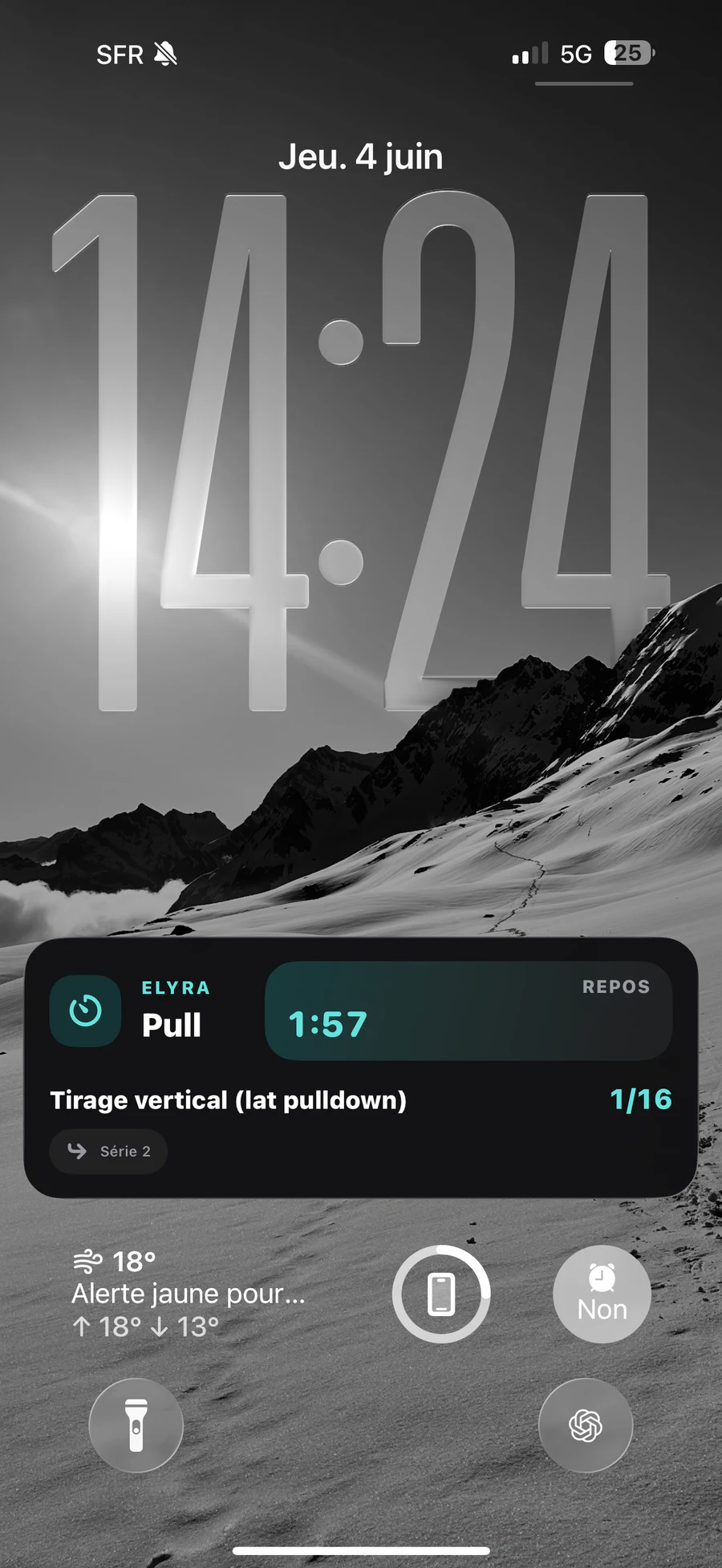 Preview of the Elyra Live Activity rest timer on the Lock Screen.
